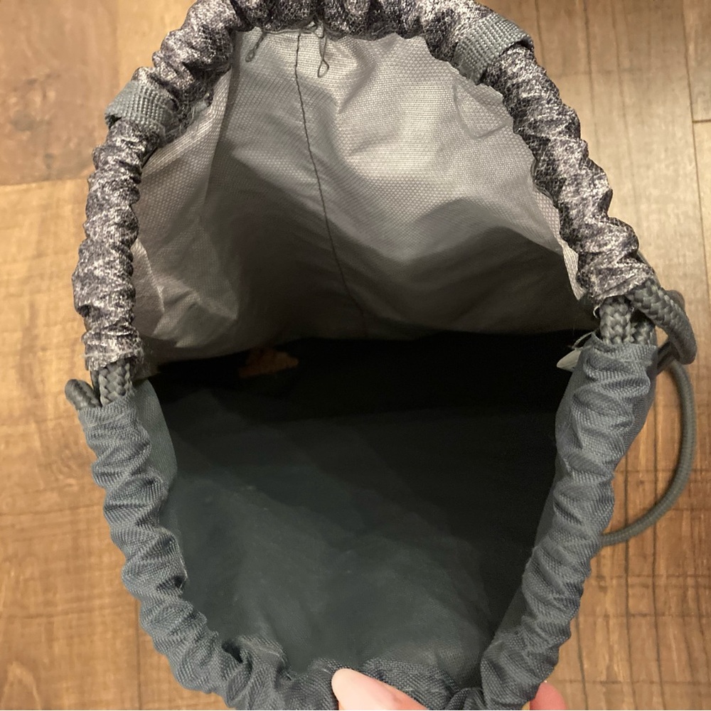 Adidas Gray Drawstring Backpack Bag w/ Rose Gold Accent Details EUC - Picture 7 of 7
